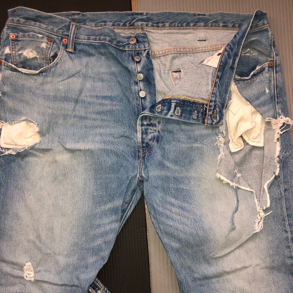 Levis Strauss & Co Distressed Jeans